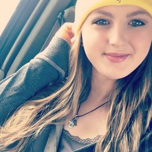 Meet your Posher, Raquel